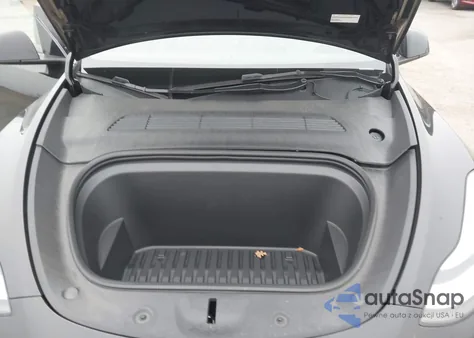 2023 Tesla Model Y Awd/Long Range Dual Motor All-Wheel Drive z USA, uszkodzony, nr VIN 7SAYGDEE8PA101552